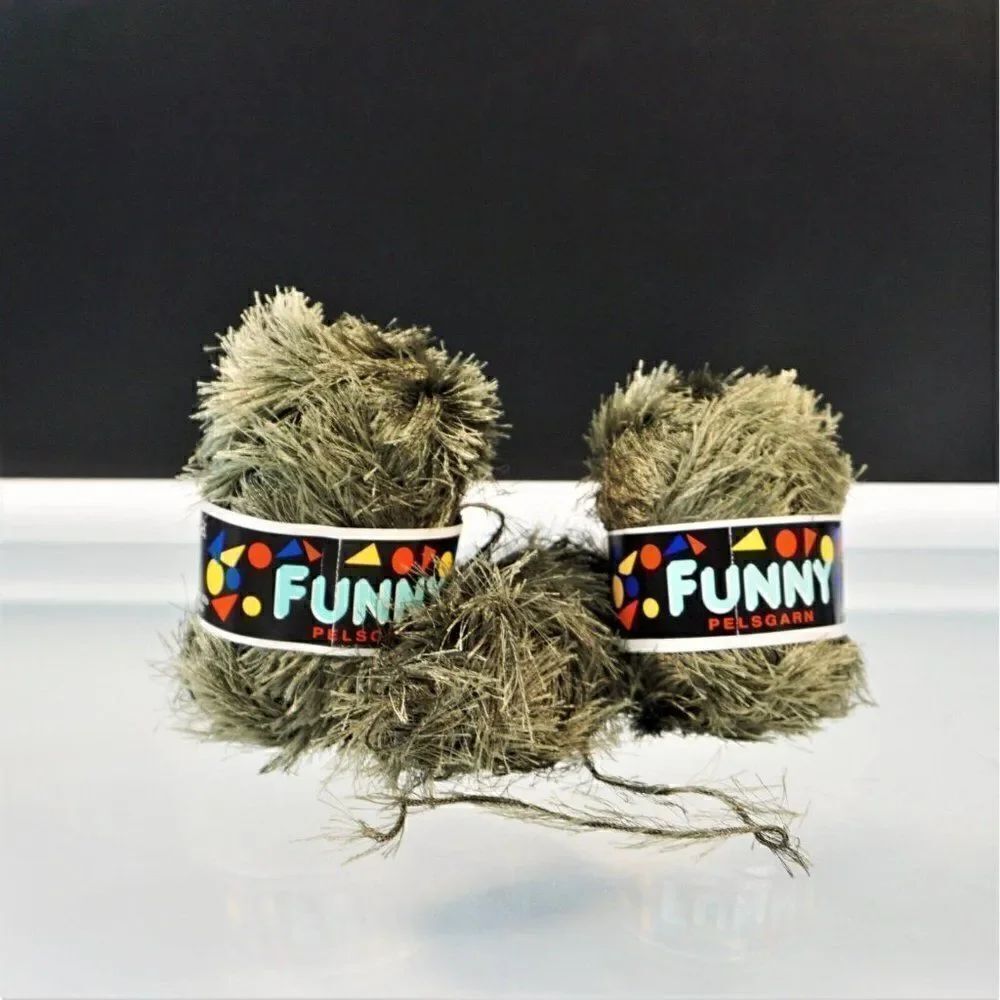 Funny Lux Pelsgarn 2063 / 1132 Fur Yarn Sandnes Garn Green 2 Skeins